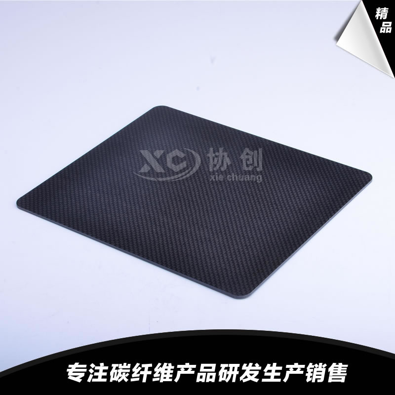 碳纖維原材料做成的汽車零部件具備顯著的優點！